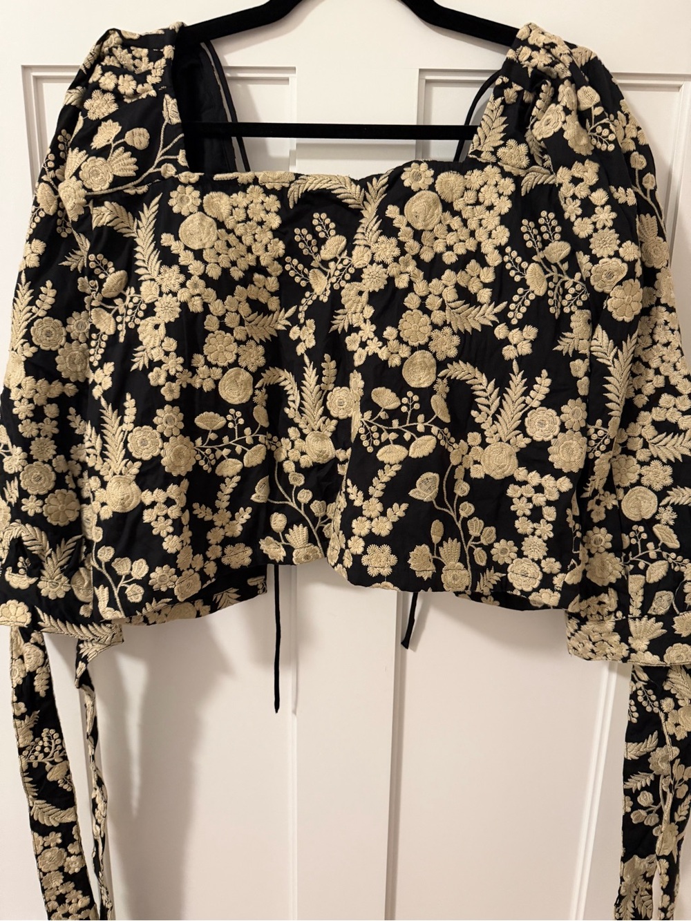 EDDY Embroidered Black and Cream Floral Crop Top